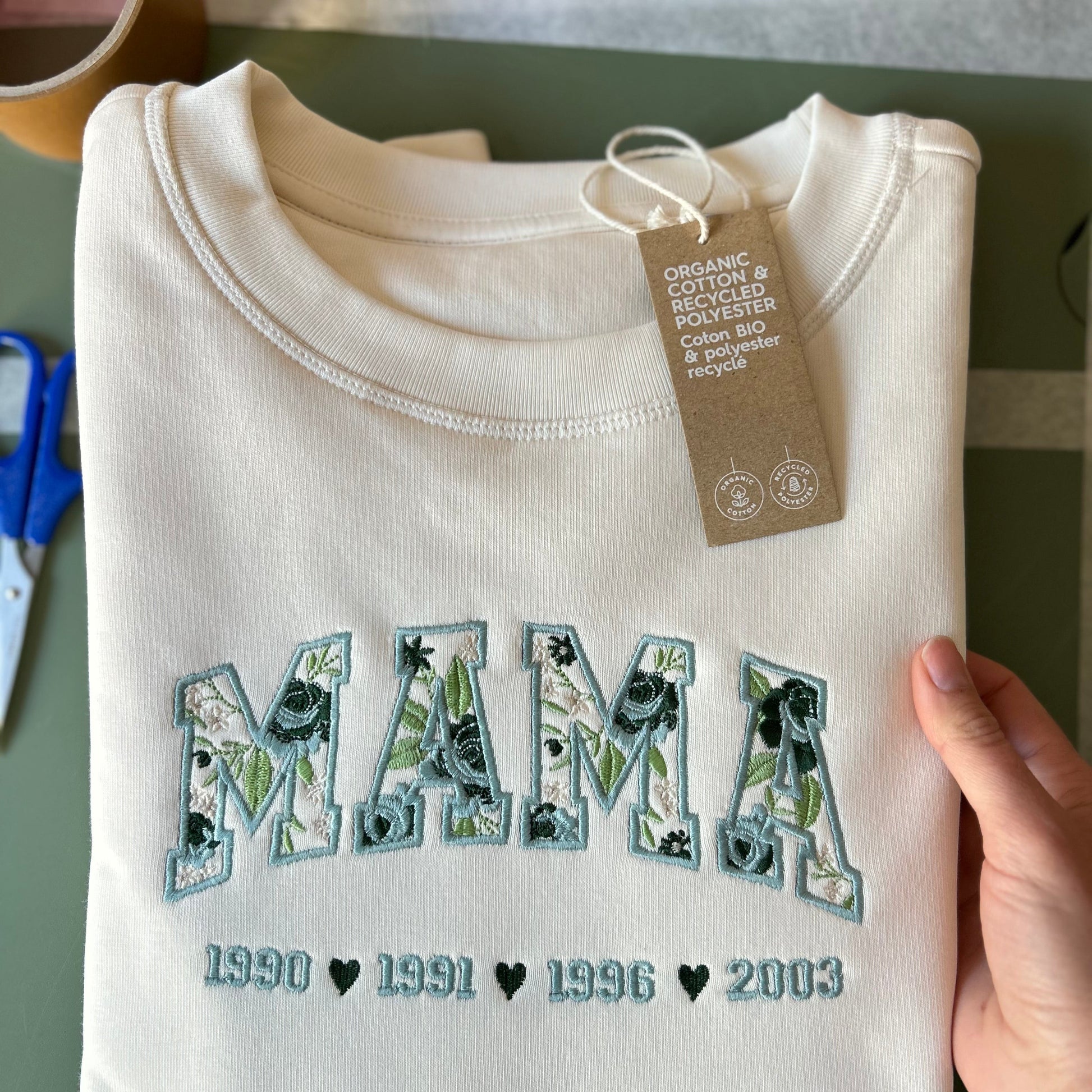 sweat maman brodé personnalisé sauge