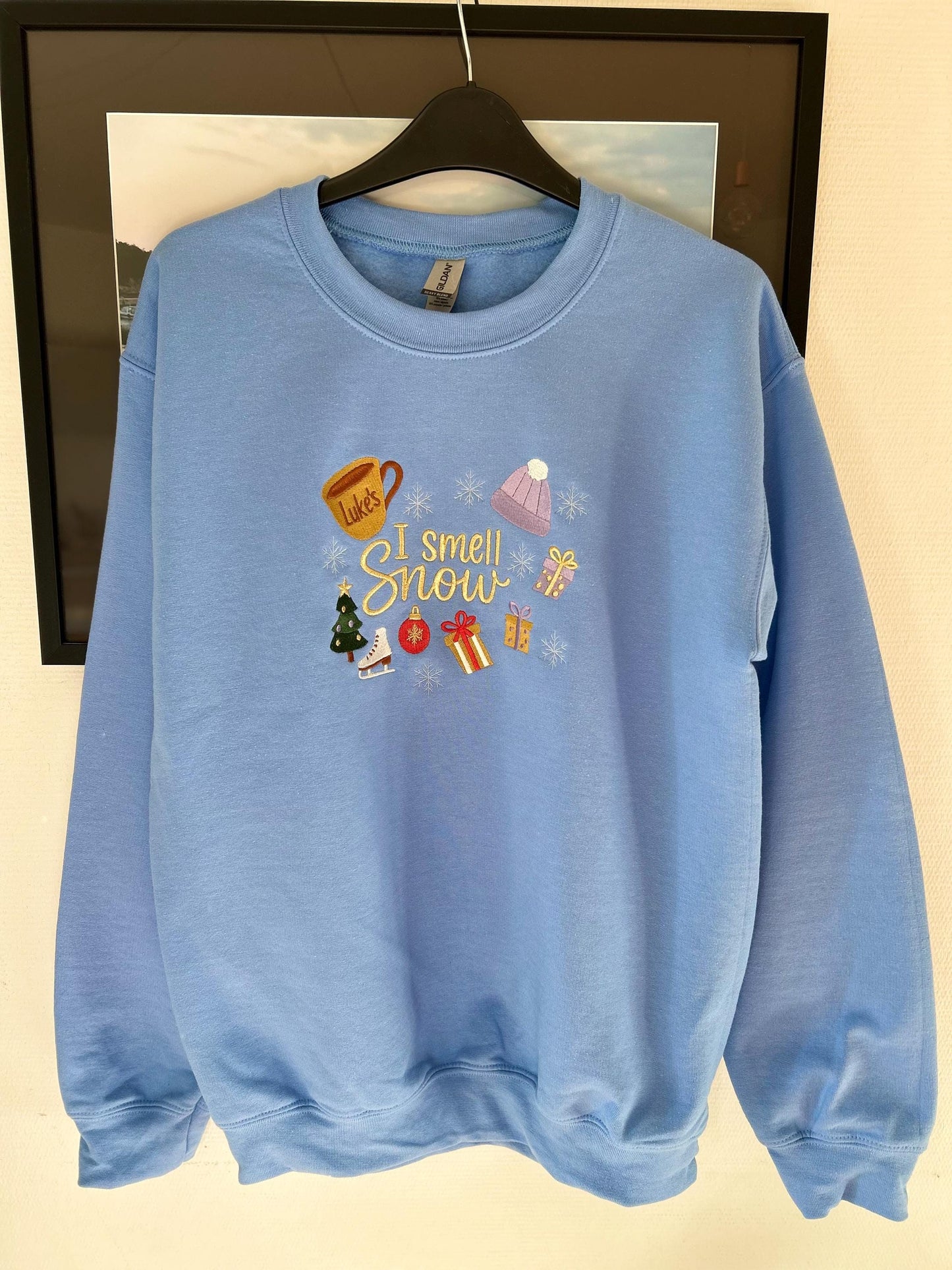 Sweat Gilmore girls brodé “I Smell Snow"