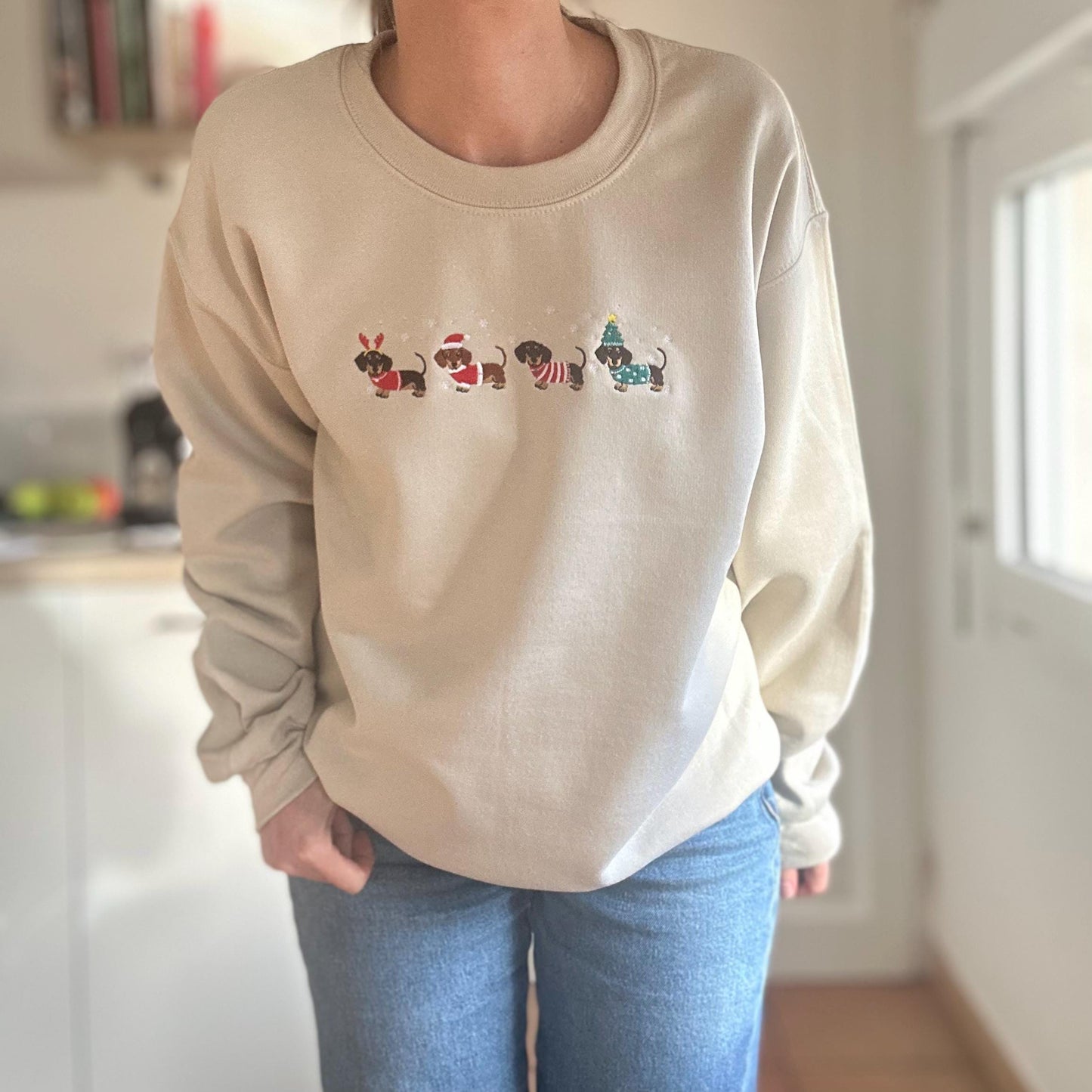 Sweat pull hiver Noël brodé avec teckels