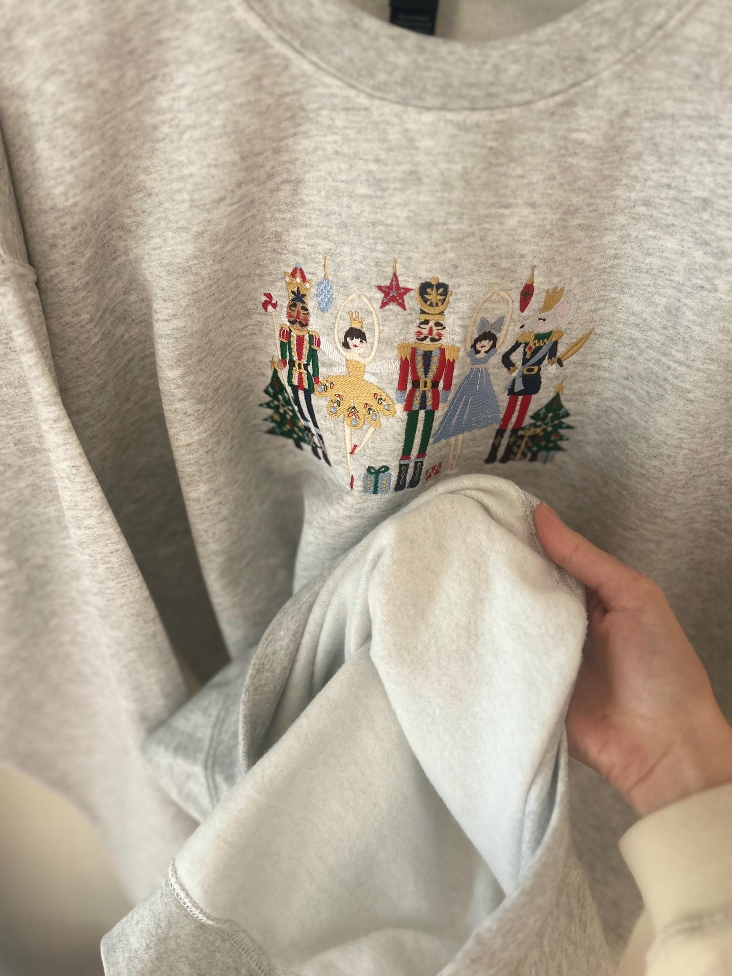 Sweat pull hiver Noël brodé Casse-Noisette  cadeau personnalisable