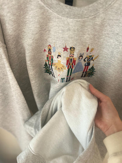 Sweat pull hiver Noël brodé Casse-Noisette  cadeau personnalisable