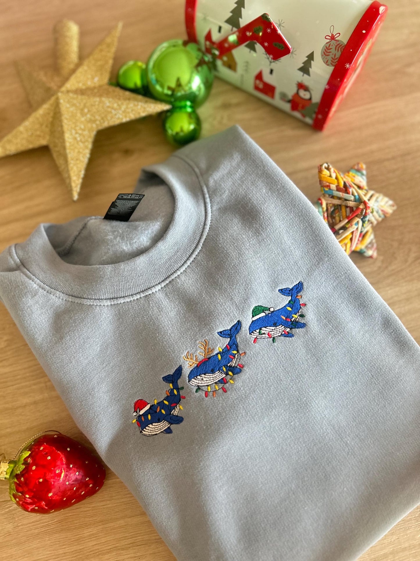 Sweat pull hiver Noël brodé avec baleines