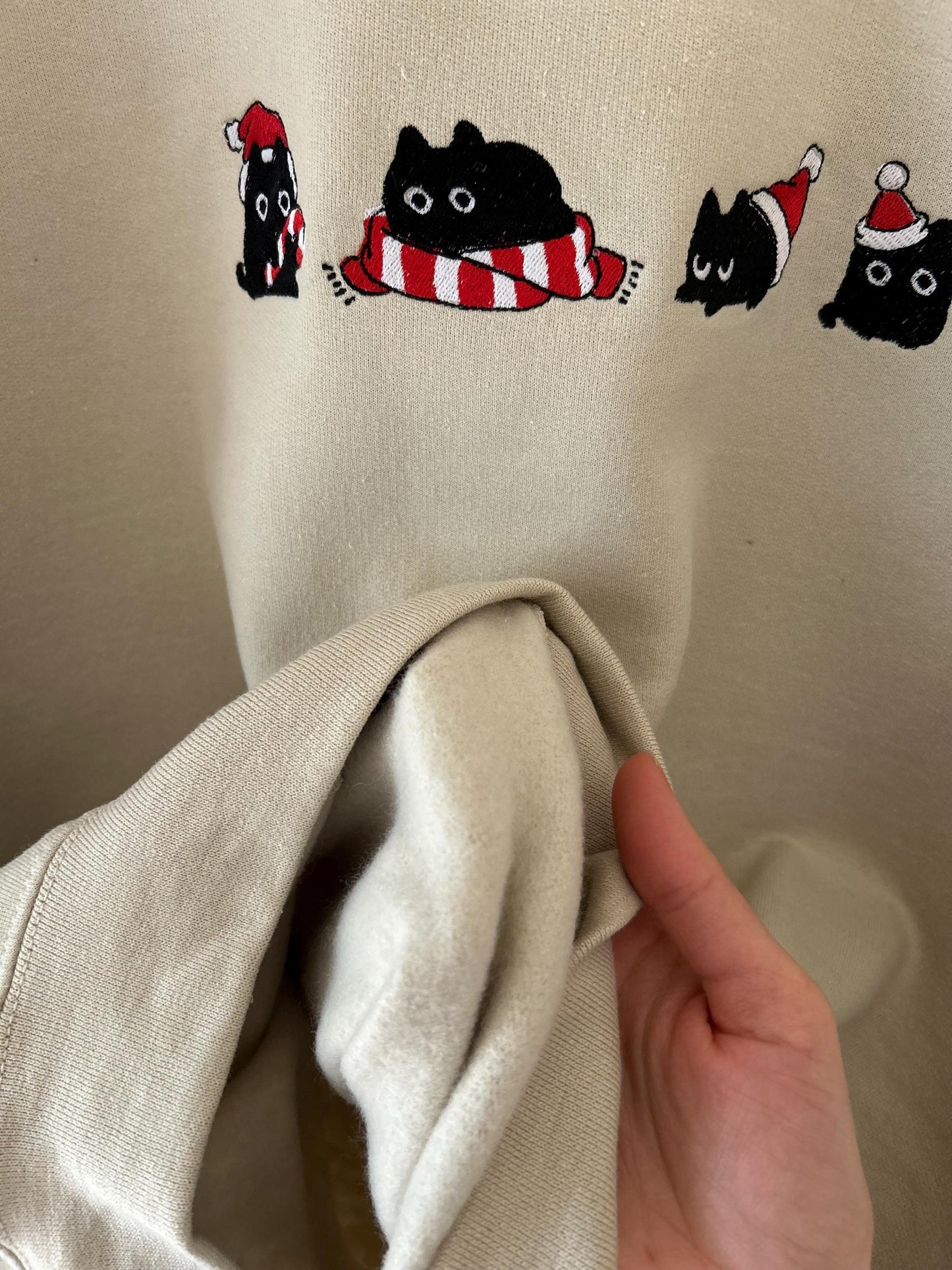 Sweat pull hiver Noël brodé avec chats