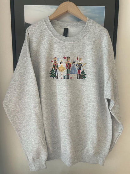 Sweat pull hiver Noël brodé Casse-Noisette  cadeau personnalisable