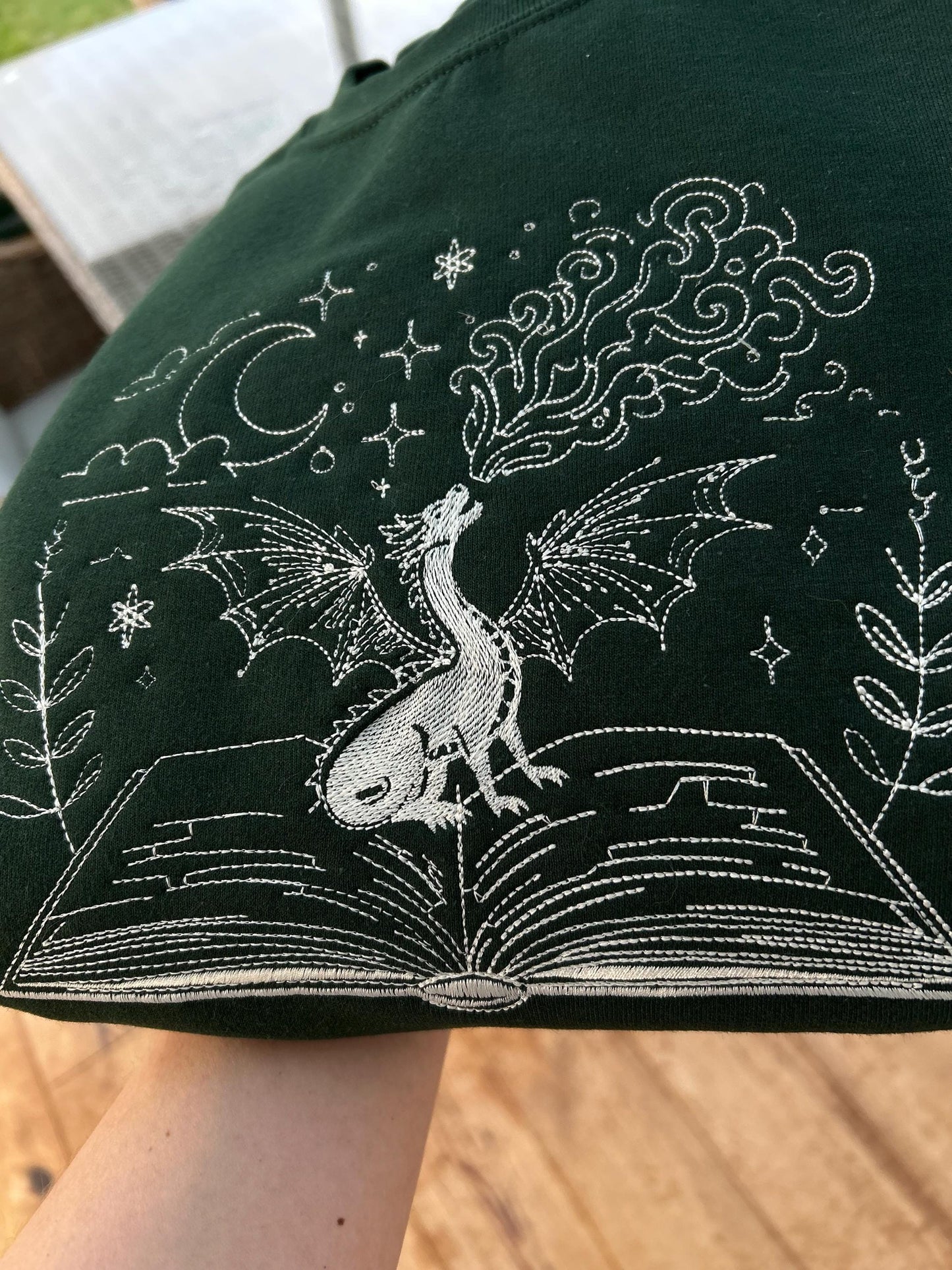 Sweat livre et dragon