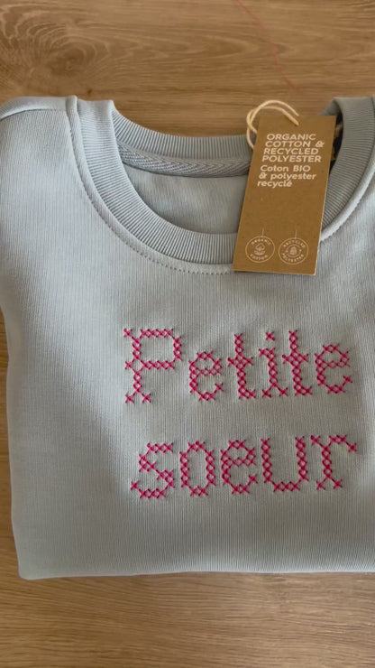 Sweat grande soeur et future grande soeur point de croix