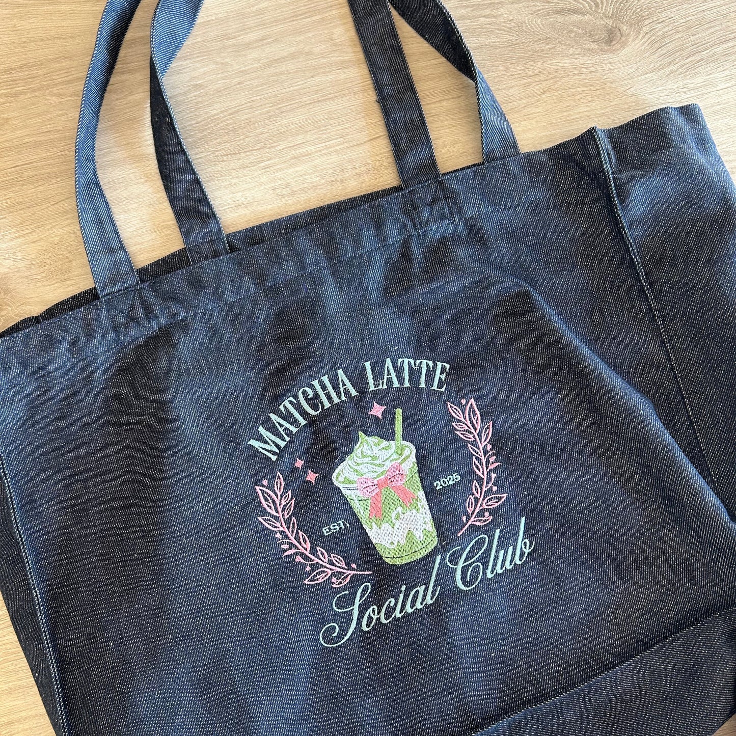 Cabas brodé personnalisé matcha latte social club